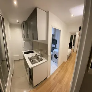  Apartment Latin